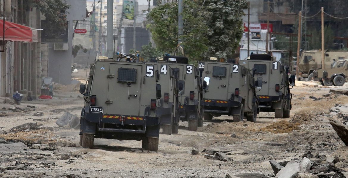 الاحتلال يغتال 5 فلسطينيين في طولكرم بالضفة.. استهدف منزلاً في مخيم “نور شمس” بطائرة مسيرة