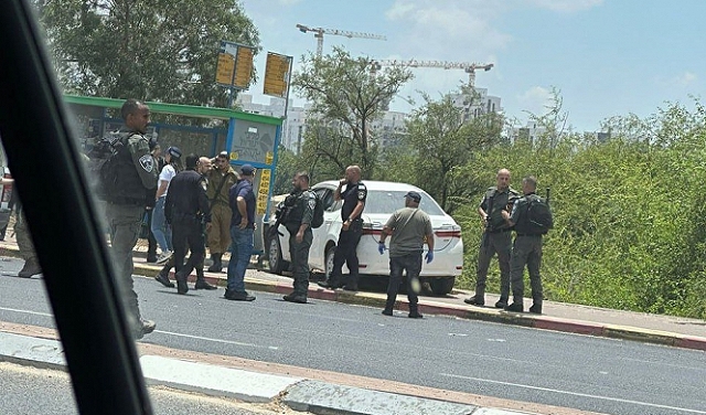 عملية دهس قرب الرملة: 4 إصابات بينها حالة حرجة وأخرى خطيرة وإطلاق النار على المنفذ