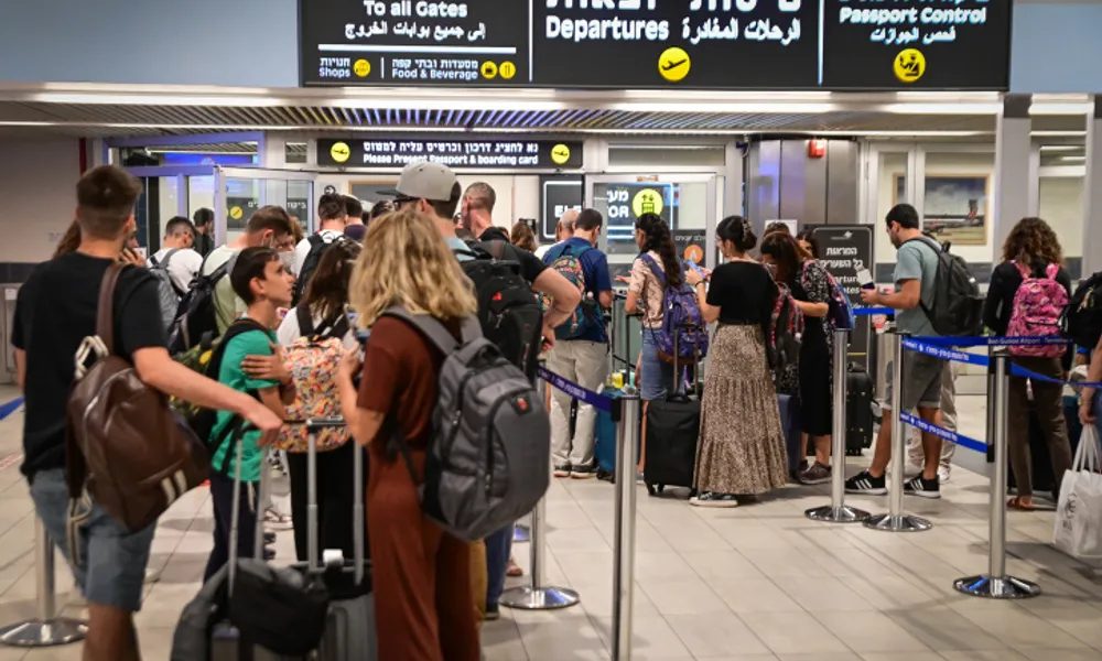 إعلام عبري: دولة غربية تجلي عائلات دبلوماسييها بإسرائيل إلى الأردن