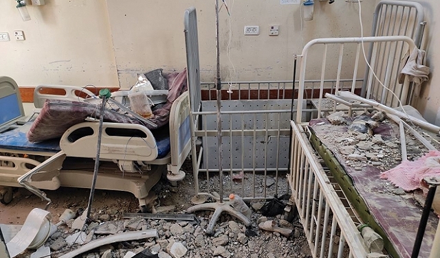 شمال غزة: الاحتلال يقصف مستشفى "العودة" ويحاصر "الإندونيسي"