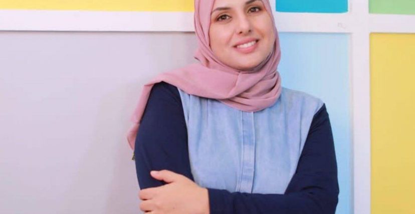 استشهاد الصحفية إيمان الشنطي وعائلتها في غارة إسرائيلية على غزة