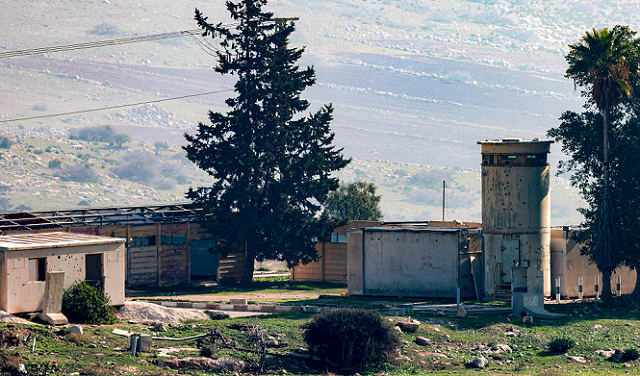 الاحتلال عاجز عن تحديد هوية منفذ عملية حاجز تياسير رغم استشهاده واحتجاز جثمانه