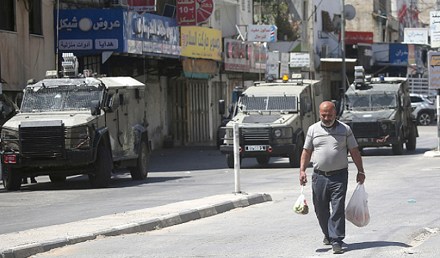 الضفة تحت النار: اعتقالات واقتحامات وهجمات مستوطنين في نابلس