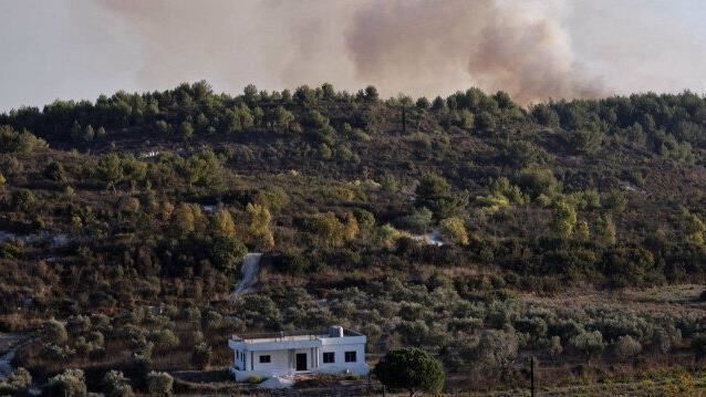 ارتفاع الضحايا في هجمات عنيفة على لبنان.. الاحتلال يعلن مقتل مجندة بقصف صفد، وحزب الله يتوعد بـ”رد مناسب” 