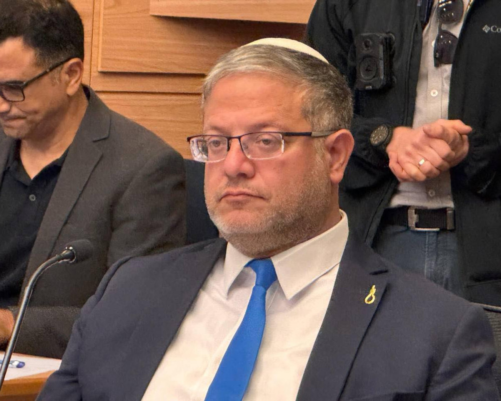 بن غفير يضع دبوس مشنقة: بالإمكان تنفيذ الإعدام بكرسي كهربائي أو بحقنة مخدرة أيضا