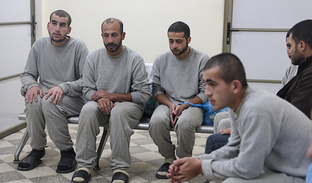 شهادات الأسرى المحررين تفضح واقع الإبادة والتعذيب بسجون الاحتلال