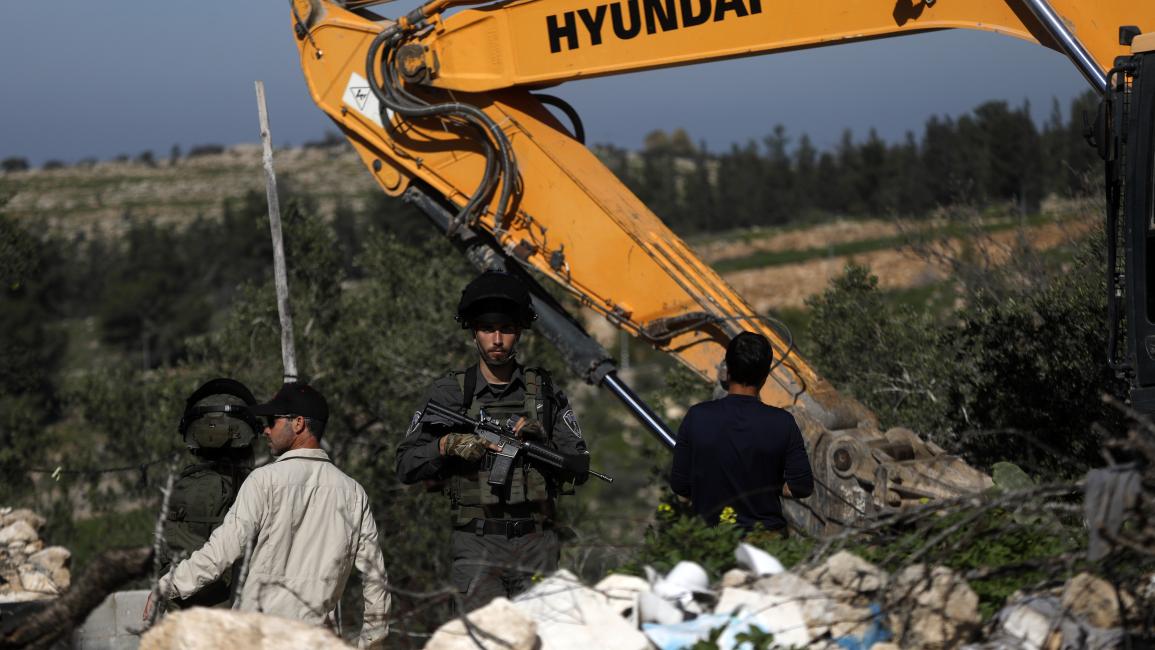 الضمّ الفعلي... إسرائيل تفرض سيطرتها على الضفة الغربية وتسحب صلاحيات السلطة