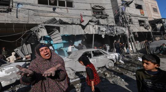 مجزرة إسرائيلية جديدة: 40 شهيدا و100 جريح بدير البلح
