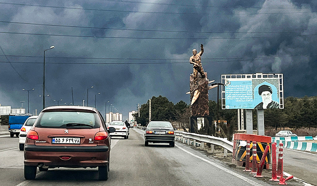 أسعار النفط تكسر حاجز 100 دولار للمرة الأولى منذ 2022