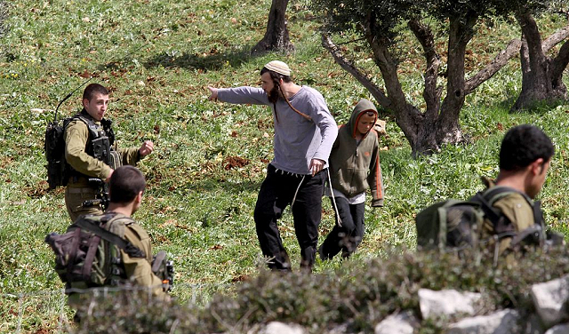 هجمات إرهابية للمستوطنين في الضفة وإصابات برصاص الاحتلال