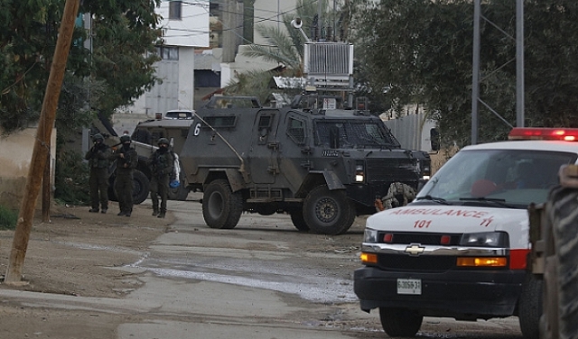وسط مواجهات واشتباكات: الاحتلال يشن حملة اعتقالات بالضفة
