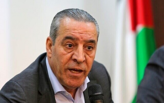 حسين الشيخ: "ضرب الأمن والاستقرار بالدول الشقيقة لمصلحة مَنْ؟"