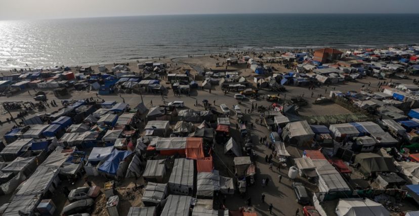 غزة: تحذير من كارثة صحية نتيجة طفح مياه الصرف الصحي وانعدام مياه الشرب