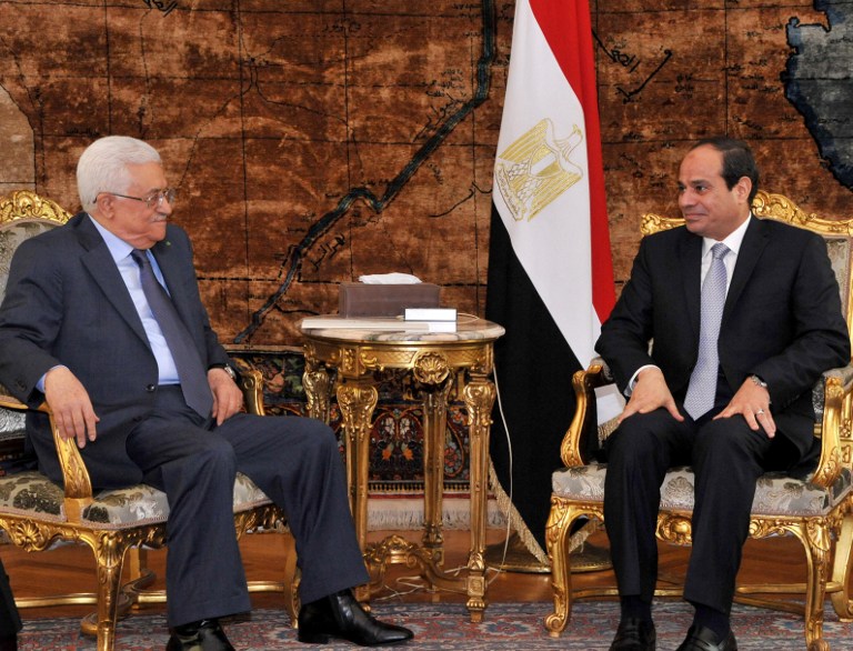 الرئيس يلتقي السيسي الأحد قُبيل جلسة وزارء الخارجية العرب الرئيس محمود عبّاس ونظيره المصري عبد الفتّاح السيسي