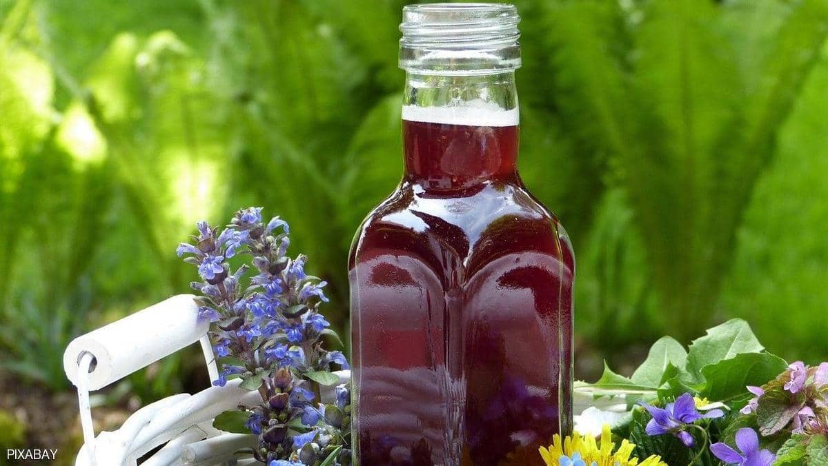 هل تقتل الغرغرة بالخل فيروس كورونا؟.. "الصحة العالمية" تجيب
