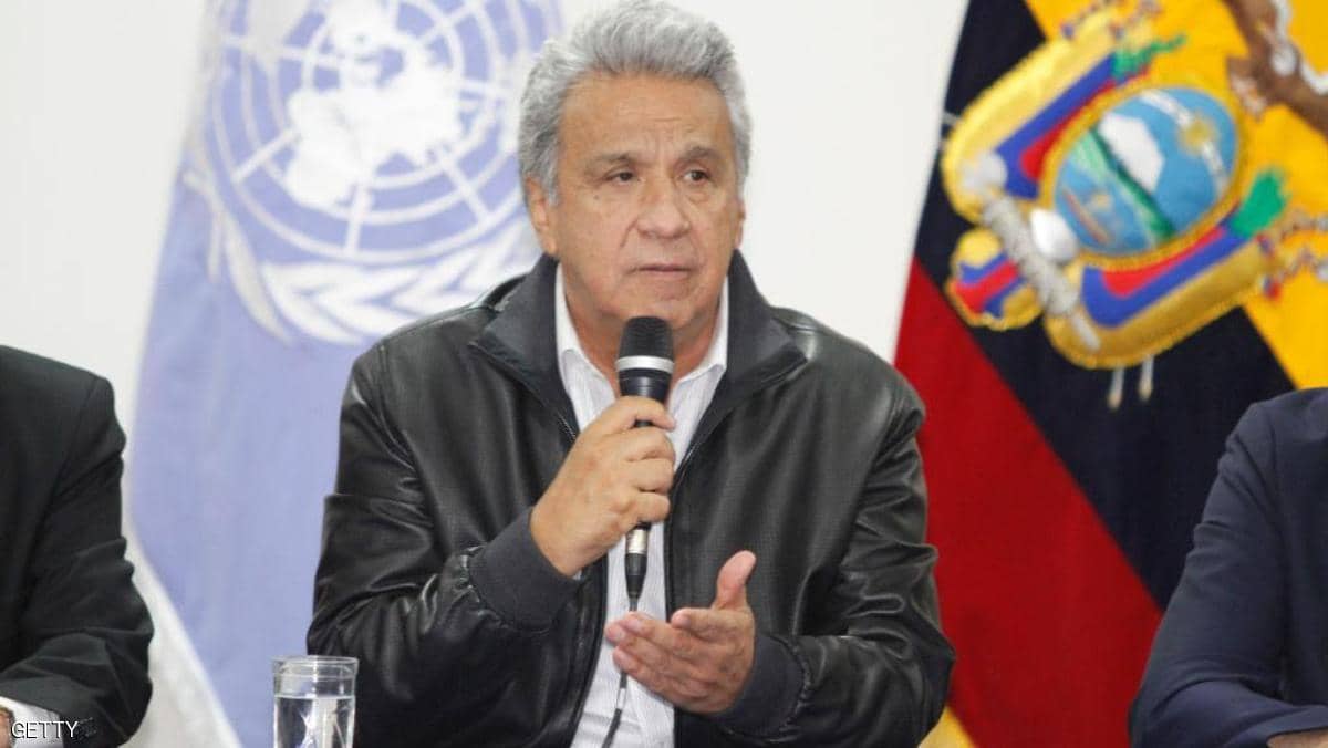رئيس يخفض راتبه ورواتب مسؤولين إلى النصف بسبب كورونا
