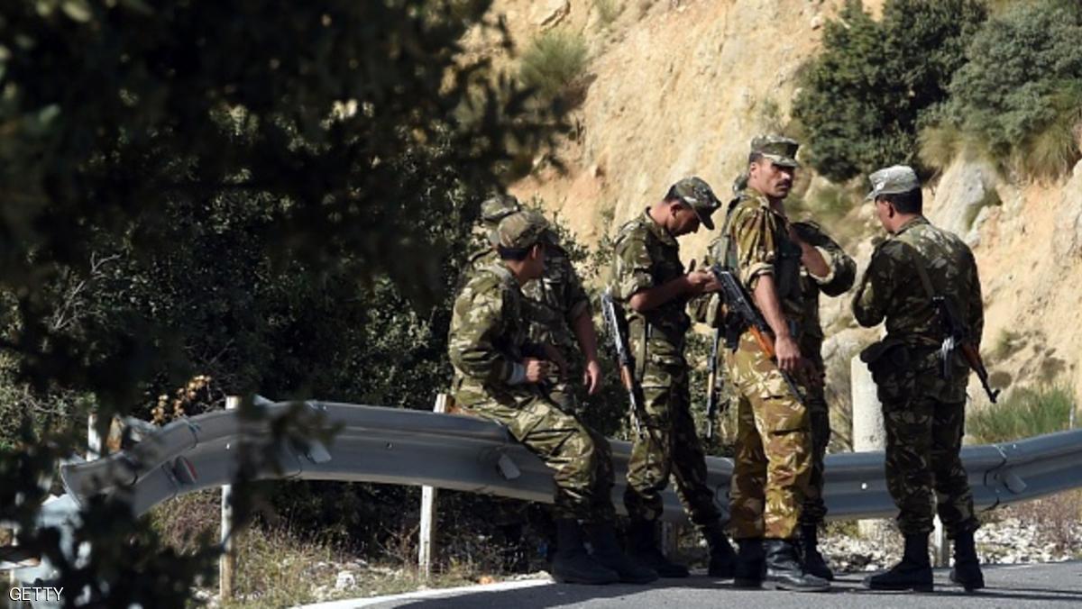 الجيش الجزائري يصادر أكثر من طن من المخدرات الجيش الجزائري يصادر أكثر من طن من المخدرات