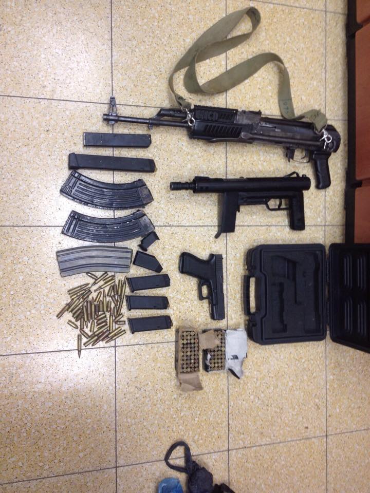 اعتقال مقدسي وابنه بزعم العثور بحوزتهما على أسلحة اعتقال مقدسي