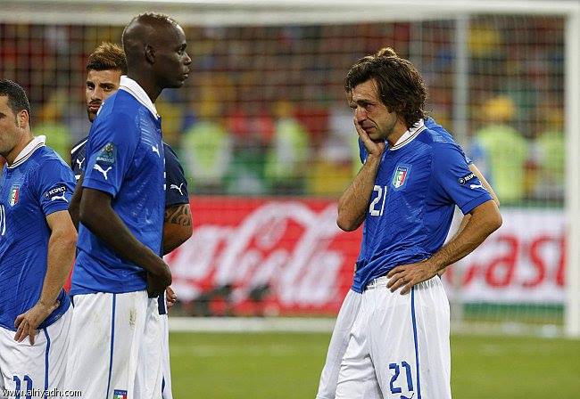 تشكيلة المنتخب الإيطالي تخلو من بالوتيلي وبيرلو بالوتيلي وبيرلو