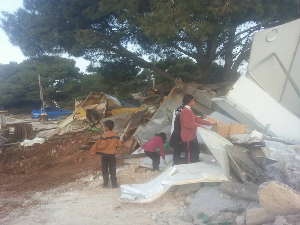 صور: الاحتلال يهدم 3 مساكن في جبل البابا شرق القدس صور: الاحتلال يهدم 3 مساكن في جبل البابا شرق القدس