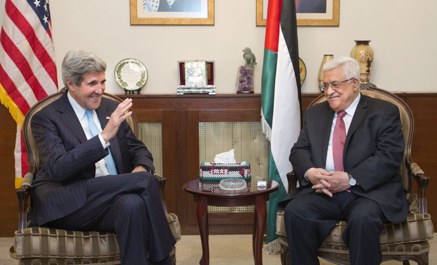 كيري يهاتف عباس لبحث الاوضاع في فلسطين الرئيس محمود عباس