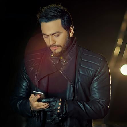 بالفيديو.. سيدة تتسبّب في بكاء تامر حسني تامر حسني