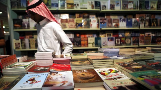 سجن وغرامة ومنع من الكتابة بحق كاتب سعودي سجن وغرامة ومنع من الكتابة بحق كاتب سعودي