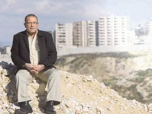 باسم عيد يهاجم عباس ويدعوا لمحاكمة حماس في لاهاي باسم عيد