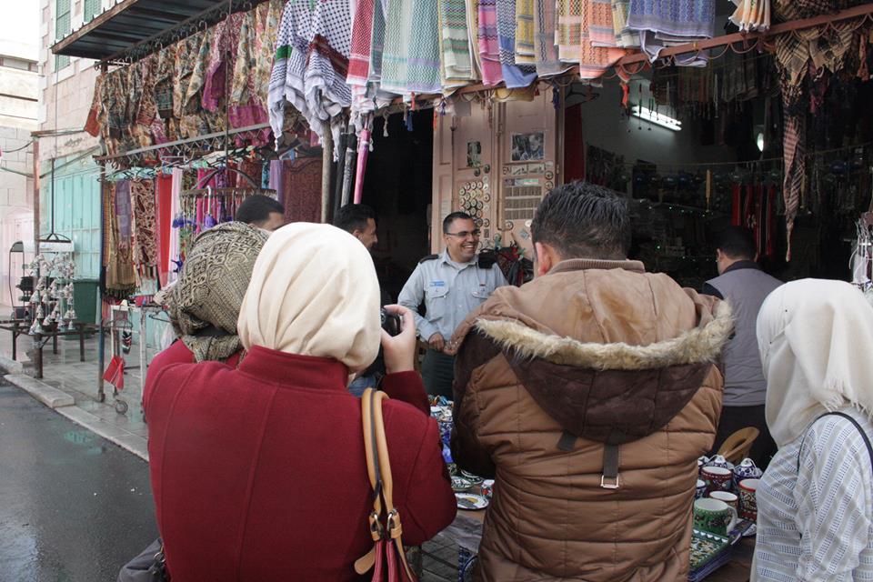 فيديو: حقيقة صور "أفيخاي أدرعي" بالخليل أفيخاي أدرعي