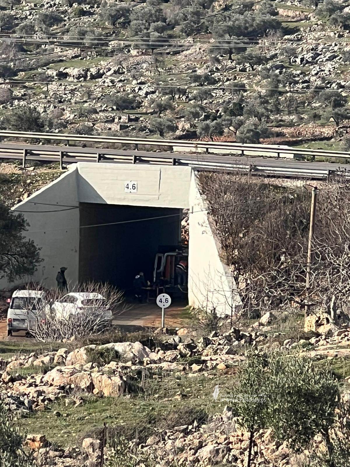 بالصور إصابة خطيرة بعد إطلاق قوات الاحتلال النار صوب أحد الشبان في منطقة سلواد برام الله