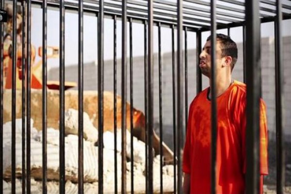 لماذا ينشر "داعش" مقاطع الذبح والحرق؟ معاذ الكساسبة