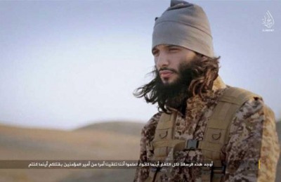 أولاند: فيديو منفذي هجمات باريس لن يخيف فرنسا