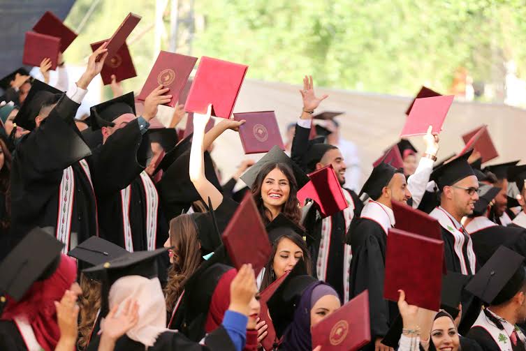 "بيرزيت" تبدأ احتفالاتها بتخريج الفوج الحادي والأربعين