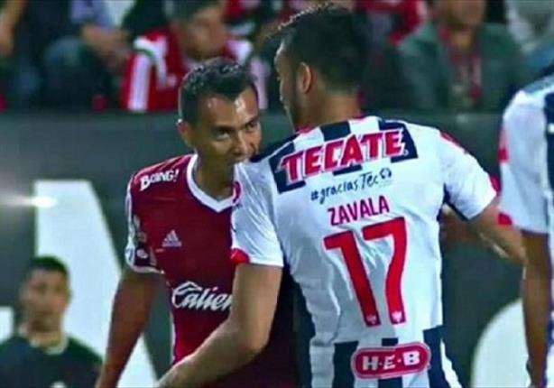إيقاف لاعبٍ في الدوري المكسيكي بسبب "العضّ" إيقاف لاعبٍ في الدوري المكسيكي بسبب "العضّ"