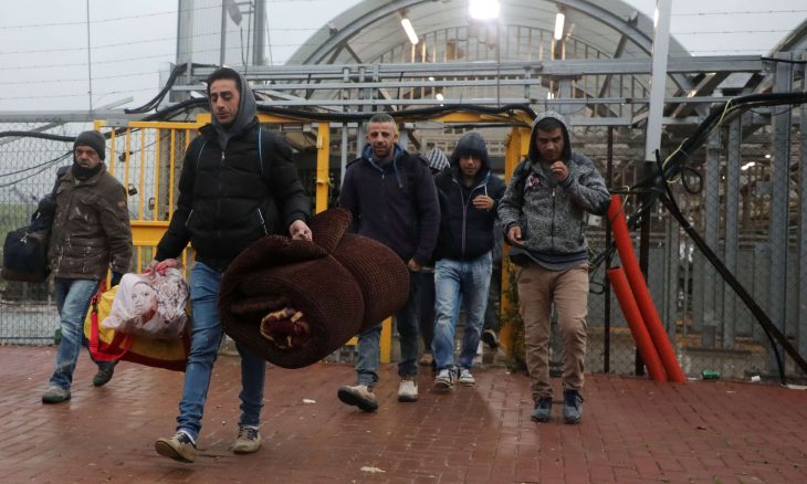 صحيفة:" إسرائيل" تقر تسهيلات جديدة لقطاع غزة