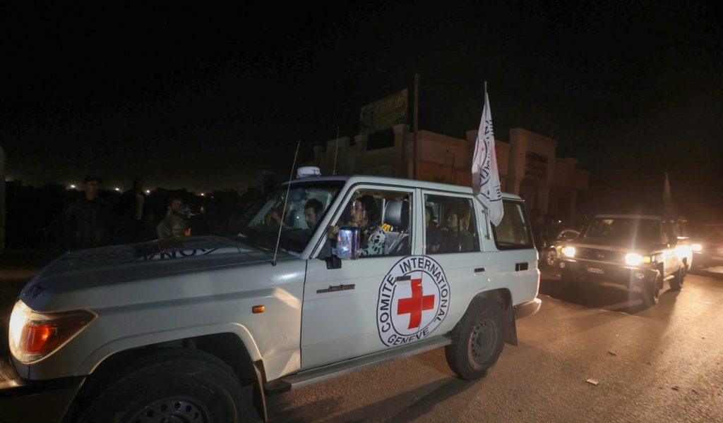وفد الاحتلال المفاوض يعبر عن “تفاؤل حذر” بإبرام صفقة مع حماس.. وإعلام عبري يكشف تفاصيل المقترح الأمريكي الأخير