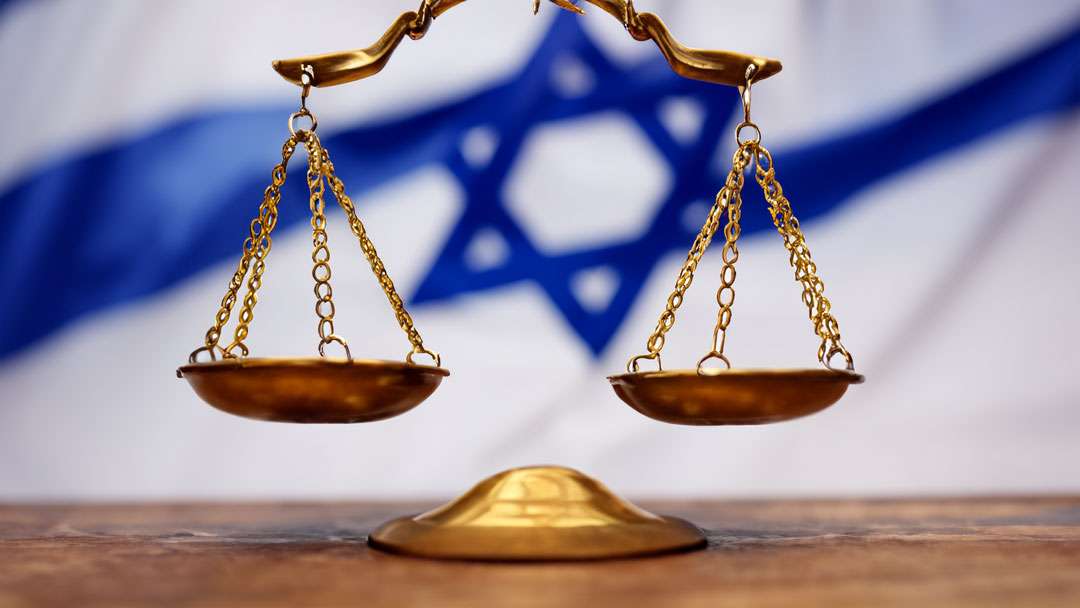 محام إسرائيلي يقود دعوى قضائية ضد السلطة الفلسطينية وحماس بتهمة "دعم الإرهاب"