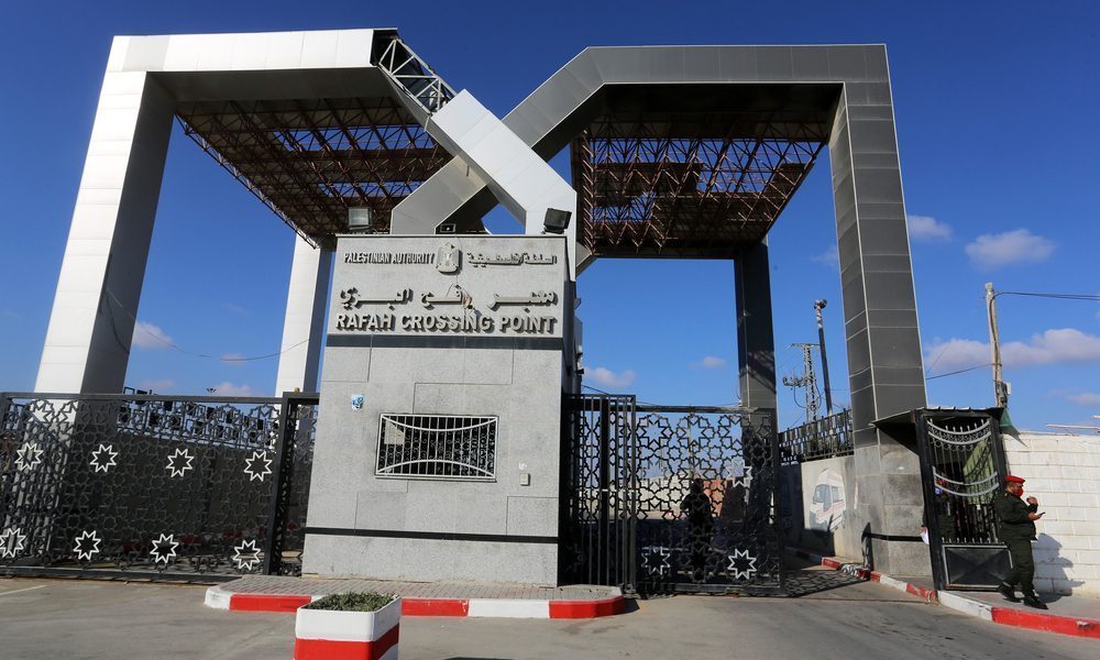 إعلام مصري: القاهرة تنفي موافقتها على نقل معبر رفح.. والسلطة ترفض تكريس الاحتلال باستقدام قوات أجنبية لغزة