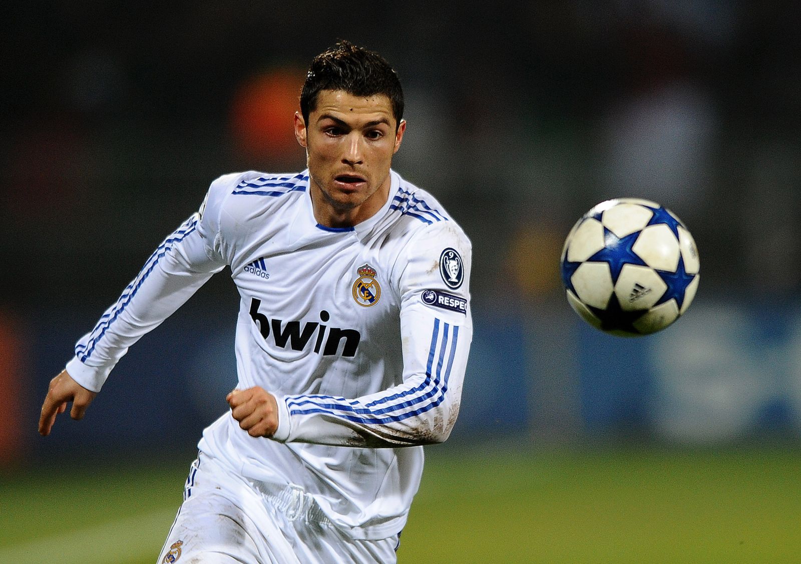 رونالدو يرغب أن يجدد ريال مدريد عقده رونالدو يرغب أن يجدد ريال مدريد عقده