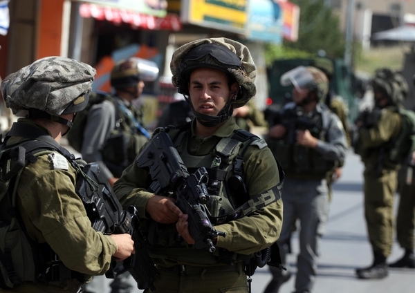 الاحتلال يعتقل 4 مواطنين من بيت لحم الاحتلال