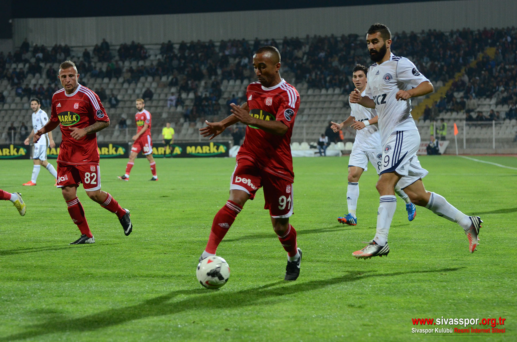 قونيا سبور يعزز موقعه بين كبار الدوري التركي قونيا سبور يعزز موقعه بين كبار الدوري التركي