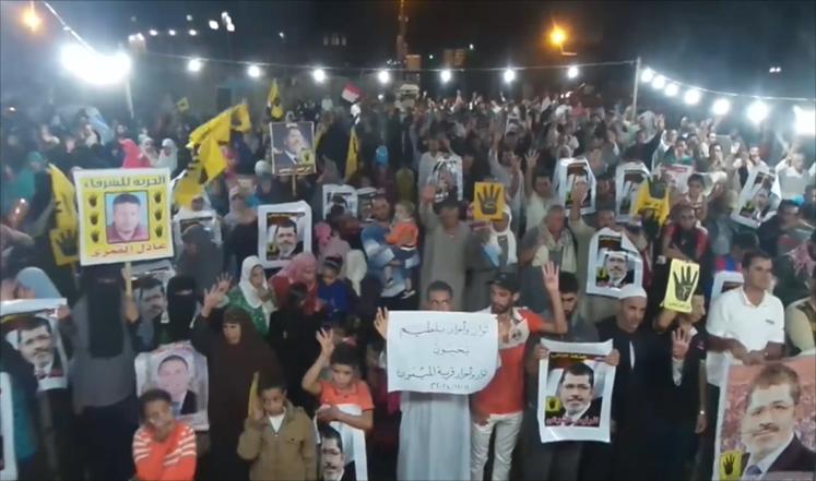 مظاهرات ليلية مؤازرة لانتفاضة السجون في مصر مظاهرة