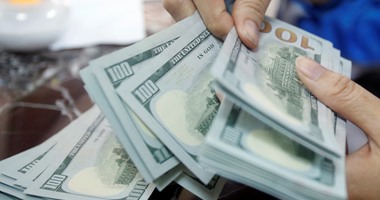 الدولار يواصل الارتفاع متجاوزاً كل التوقعات