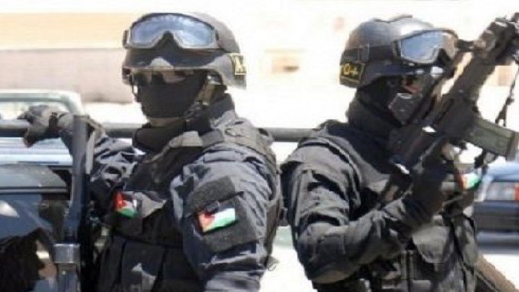 حاولوا تقليد داعش..فاعتقلوا ونقلوا لمركز الشرطة داعش