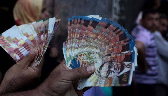 "إسرائيل" توقع اليوم على اقتطاع "139" مليون شيكل من أموال المقاصة