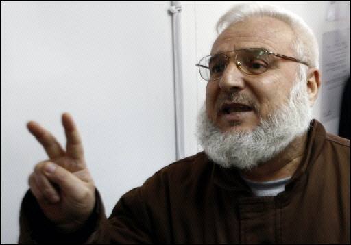 نقل الدويك إلى "هداسا" في وضع صحي حرج عزيز الدويك