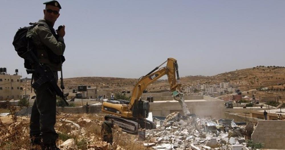 الاحتلال يهدم مسجدًا ومنشآت زراعية جنوب نابلس