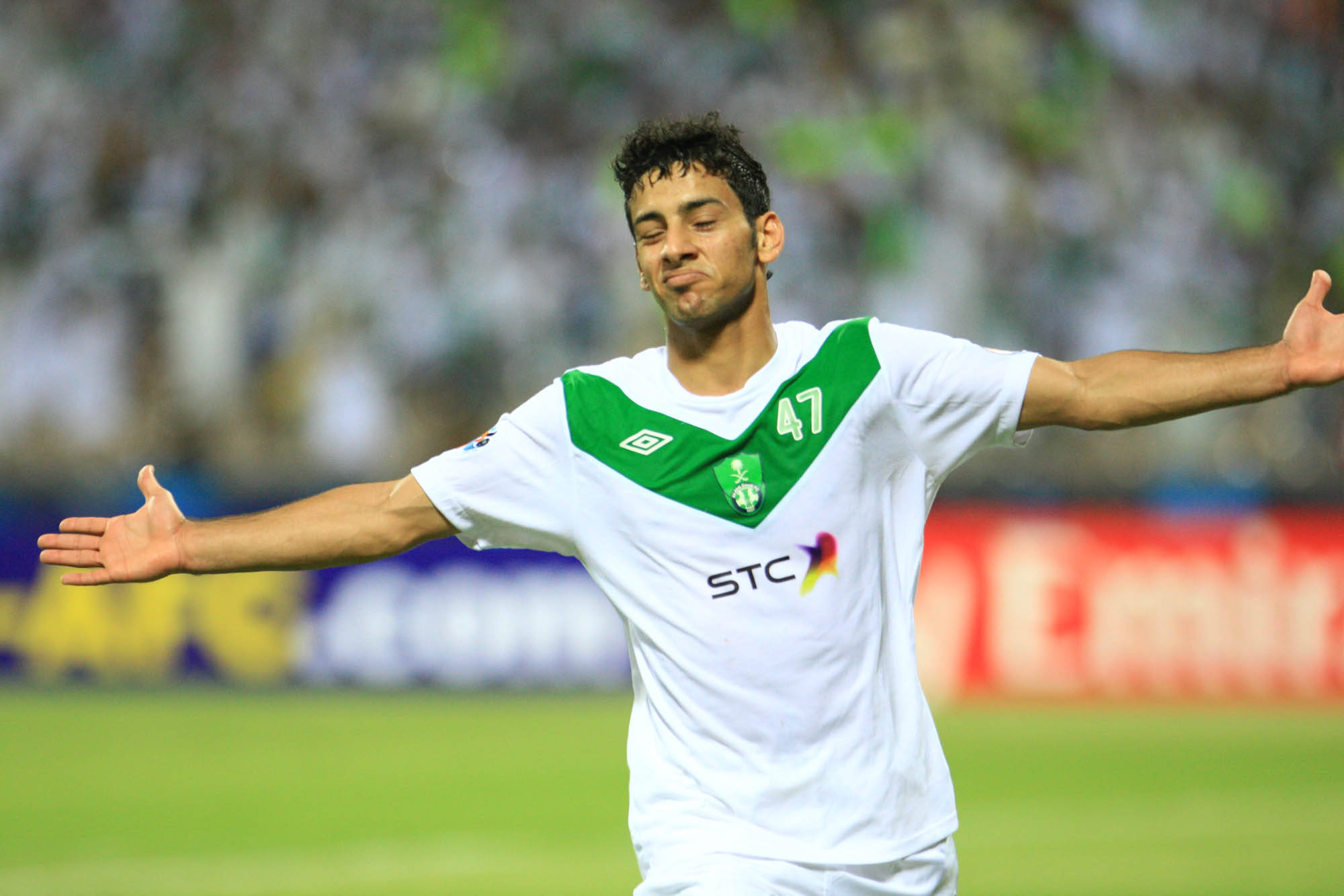 البرازيلي سيزار عائد لصفوف الأهلي السعودي 