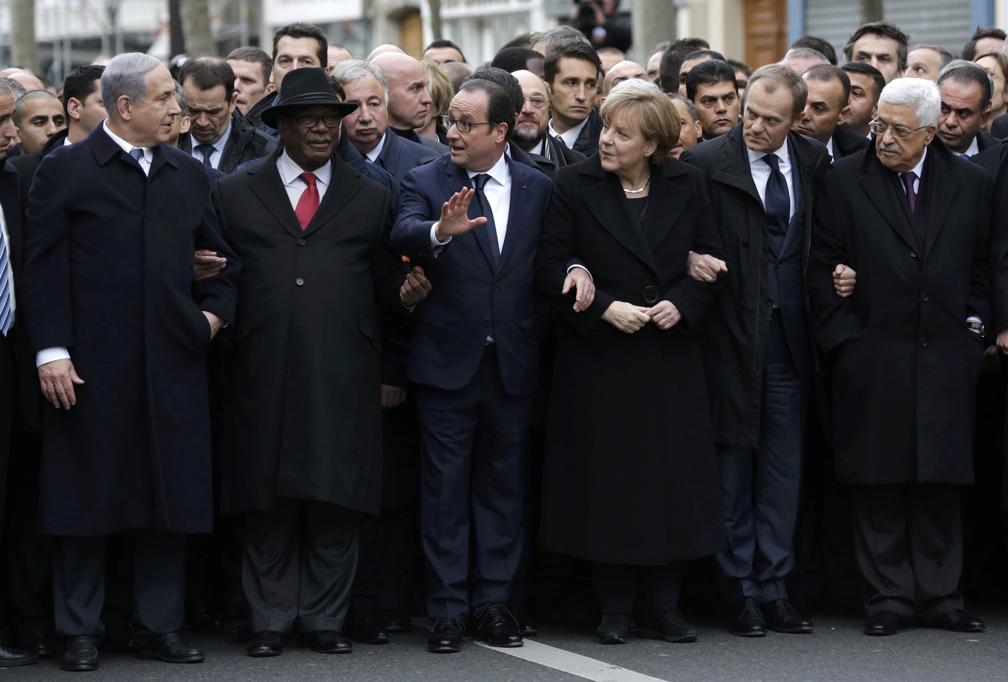 رئيس وزرائنا اصبح شخصية مكروهة من زعماء أوروبا صورة من باريس