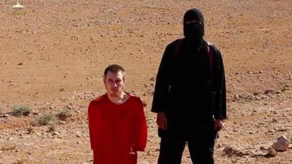 داعش يعلن في فيديو جديد ذبح الصحفي الأمريكي بيتر كاسيغ داعش